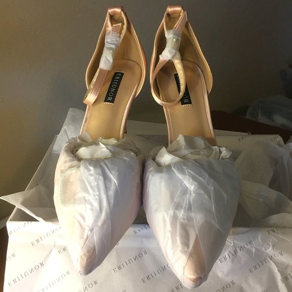 ERIJUNOR Pink Ankle Strap Satin Heels With Rhinestone Brooch  NEW IN BOX!!! - Picture 11 of 12